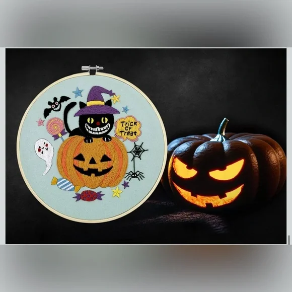 Halloween Embroidery Kit NIP - Picture 5 of 12